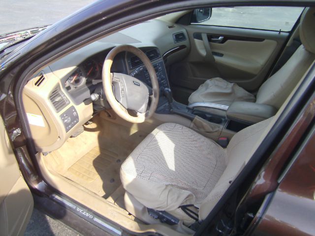 2001 Volvo V70 XC EX - DUAL Power Doors