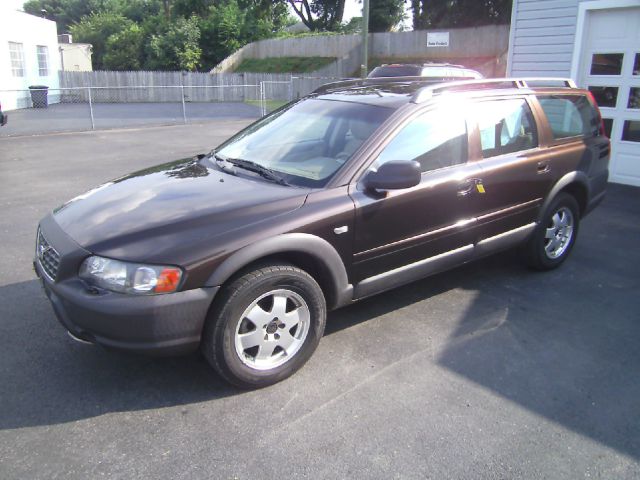 2001 Volvo V70 XC EX - DUAL Power Doors