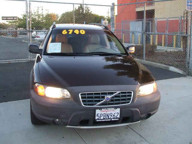 2001 Volvo V70 XC EX - DUAL Power Doors