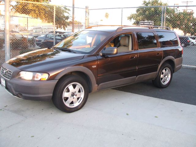 2001 Volvo V70 XC EX - DUAL Power Doors