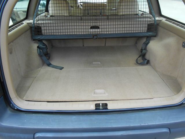 2001 Volvo V70 XC EX - DUAL Power Doors