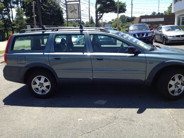 2001 Volvo V70 XC EX - DUAL Power Doors