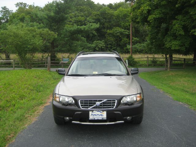 2001 Volvo V70 XC EX - DUAL Power Doors