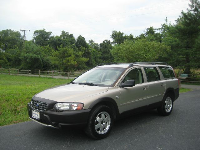 2001 Volvo V70 XC EX - DUAL Power Doors