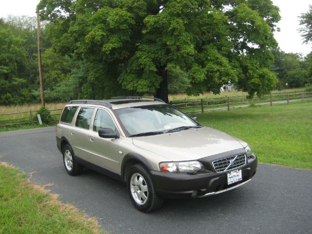 2001 Volvo V70 XC EX - DUAL Power Doors