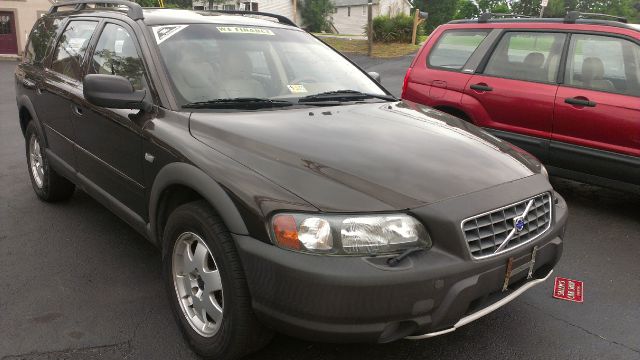 2001 Volvo V70 XC EX - DUAL Power Doors