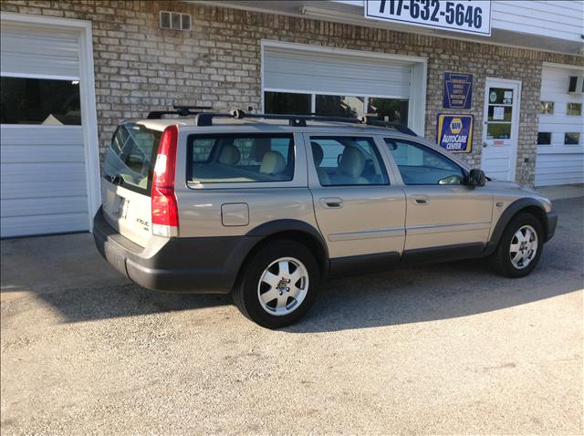 2002 Volvo V70 XC EX - DUAL Power Doors