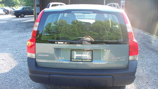 2002 Volvo V70 XC EX - DUAL Power Doors