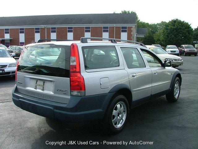 2002 Volvo V70 XC Base