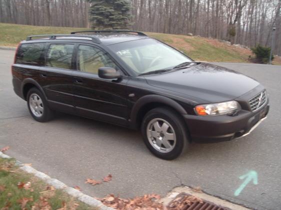 2002 Volvo V70 XC Base