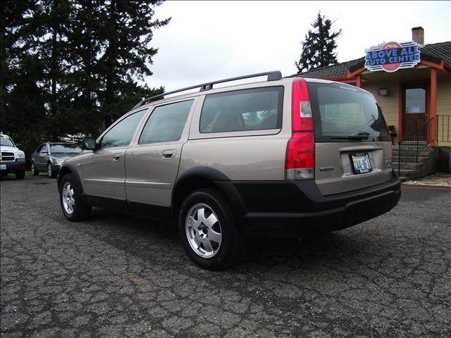 2002 Volvo V70 XC Unknown