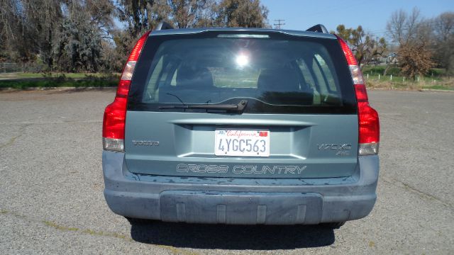 2002 Volvo V70 XC EX - DUAL Power Doors