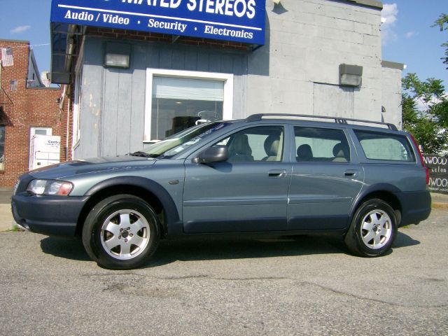 2002 Volvo V70 XC EX - DUAL Power Doors