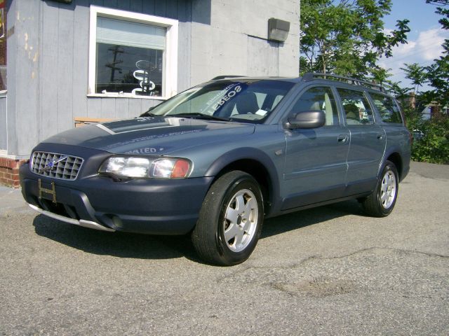 2002 Volvo V70 XC EX - DUAL Power Doors