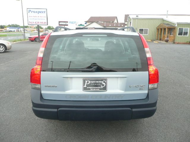 2002 Volvo V70 XC EX - DUAL Power Doors