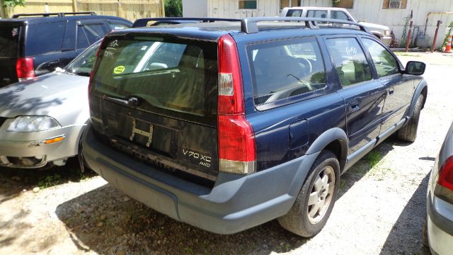 2002 Volvo V70 XC EX - DUAL Power Doors