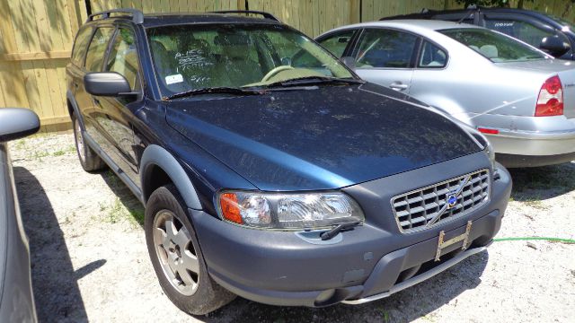 2002 Volvo V70 XC EX - DUAL Power Doors