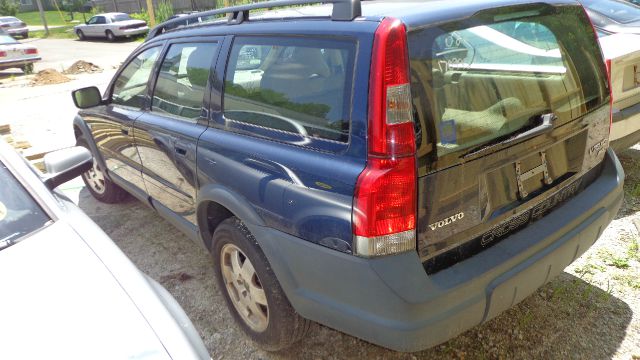 2002 Volvo V70 XC EX - DUAL Power Doors