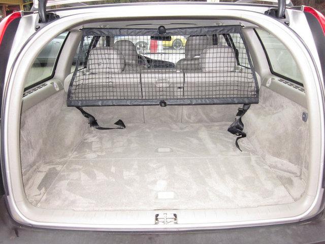 2002 Volvo V70 XC EX - DUAL Power Doors