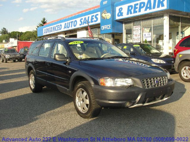 2002 Volvo V70 XC EX - DUAL Power Doors