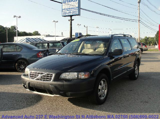 2002 Volvo V70 XC EX - DUAL Power Doors