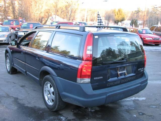 2002 Volvo V70 XC EX - DUAL Power Doors