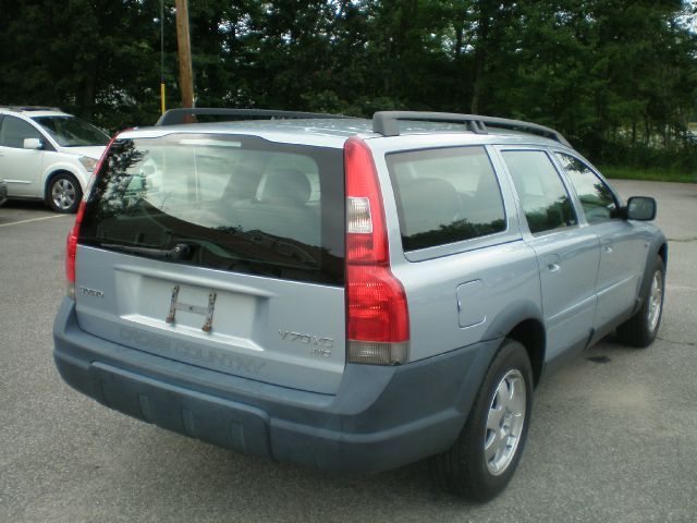 2002 Volvo V70 XC EX - DUAL Power Doors