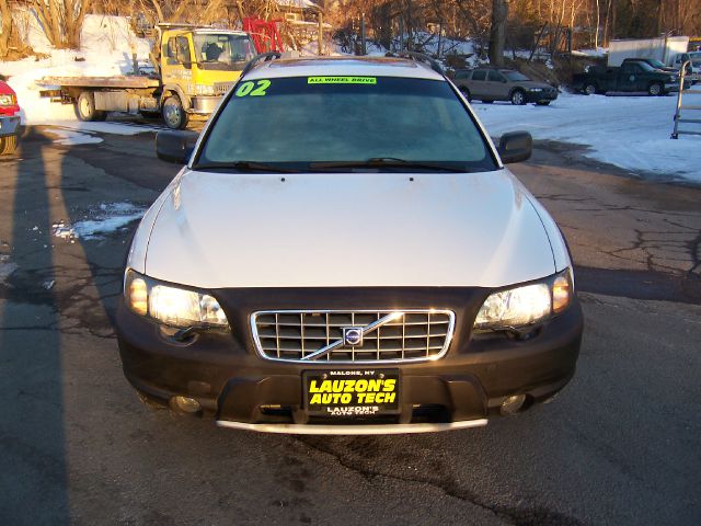 2002 Volvo V70 XC EX - DUAL Power Doors