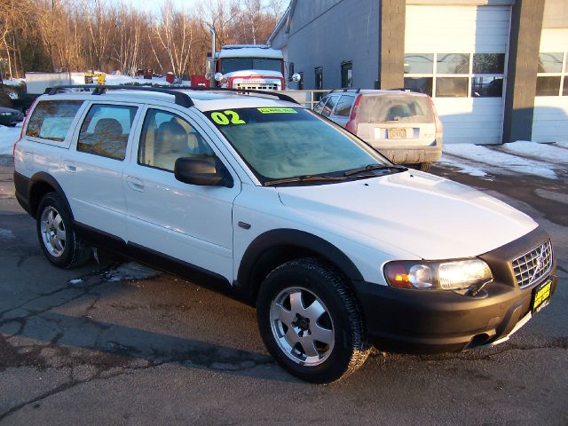 2002 Volvo V70 XC EX - DUAL Power Doors