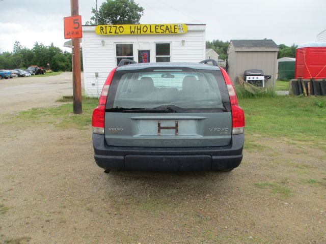 2002 Volvo V70 XC EX - DUAL Power Doors