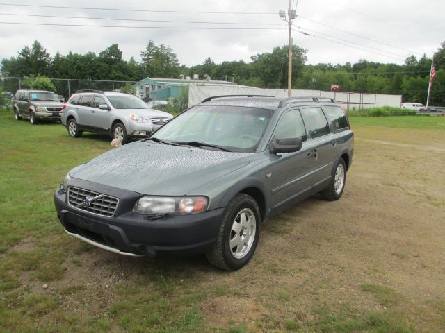 2002 Volvo V70 XC EX - DUAL Power Doors