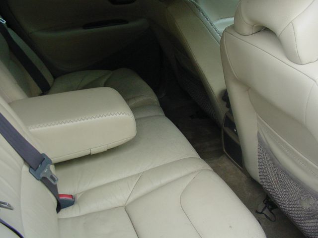 2002 Volvo V70 XC EX - DUAL Power Doors