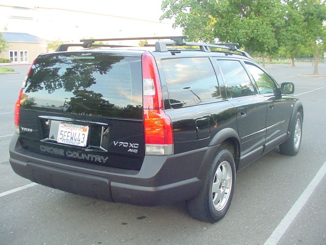 2002 Volvo V70 XC EX - DUAL Power Doors