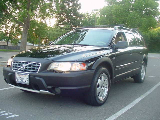 2002 Volvo V70 XC EX - DUAL Power Doors