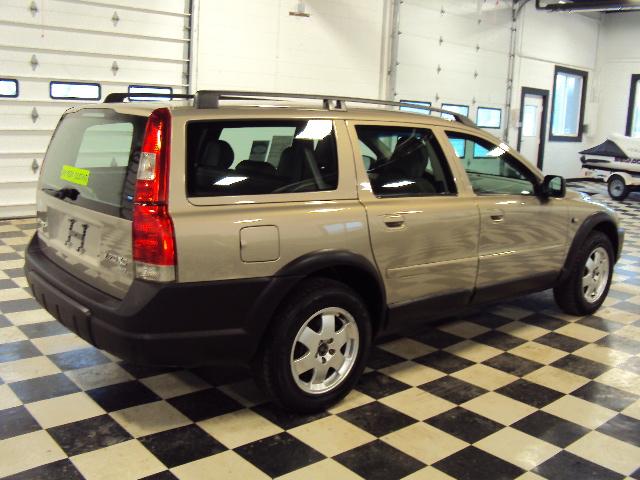 2002 Volvo V70 XC Unknown