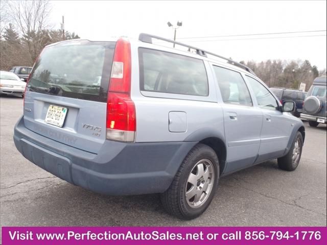 2002 Volvo V70 XC Base