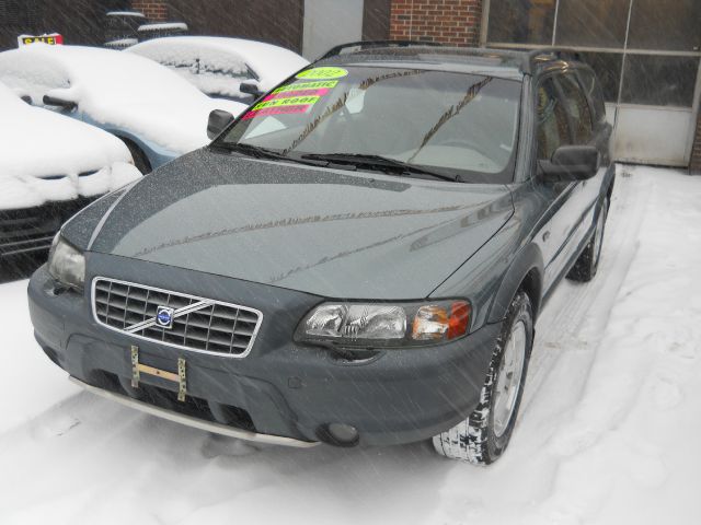 2002 Volvo V70 XC EX - DUAL Power Doors