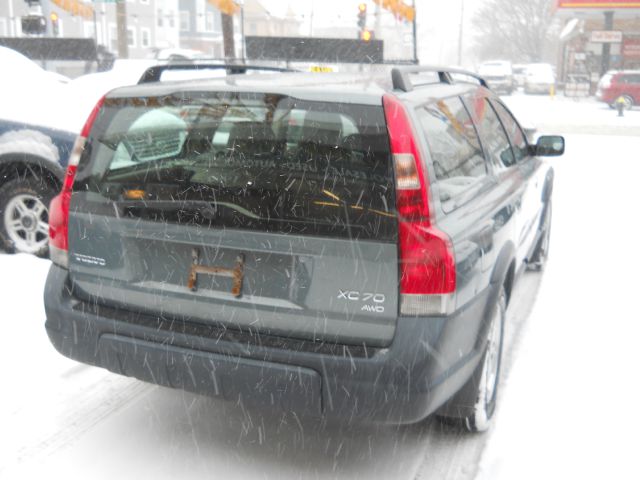 2002 Volvo V70 XC EX - DUAL Power Doors