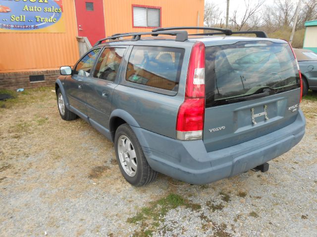 2002 Volvo V70 XC EX - DUAL Power Doors