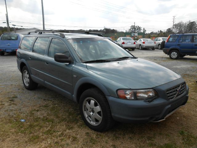 2002 Volvo V70 XC EX - DUAL Power Doors