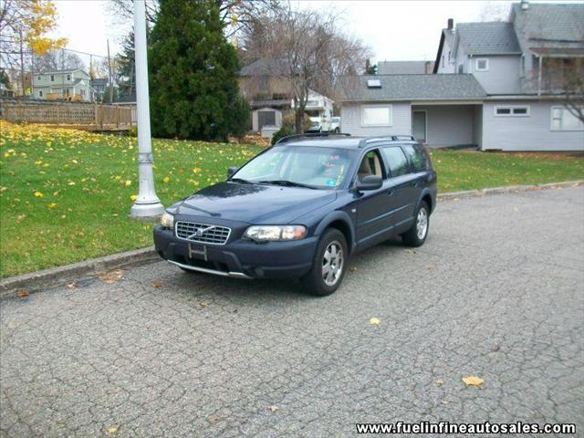 2002 Volvo V70 XC EX - DUAL Power Doors