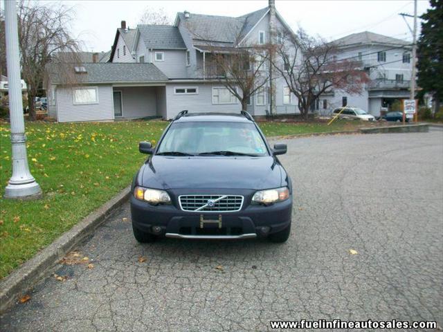 2002 Volvo V70 XC EX - DUAL Power Doors