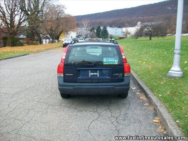 2002 Volvo V70 XC EX - DUAL Power Doors