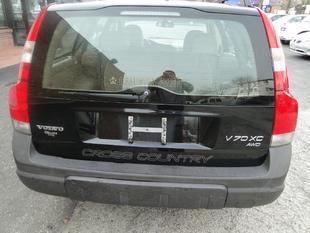 2002 Volvo V70 XC Base