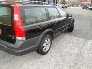 2002 Volvo V70 XC Base