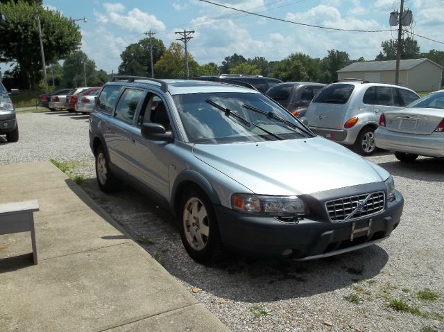 2002 Volvo V70 XC EX - DUAL Power Doors