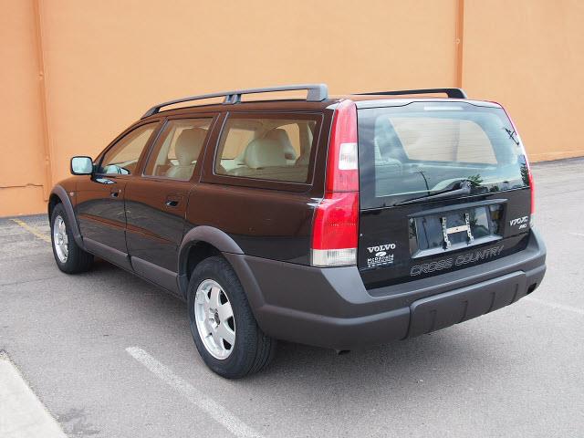 2002 Volvo V70 XC Unknown