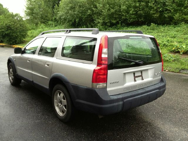 2002 Volvo V70 XC EX - DUAL Power Doors