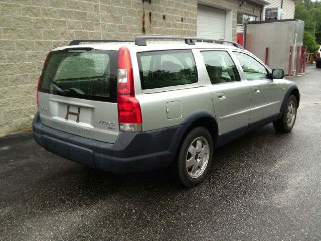 2002 Volvo V70 XC EX - DUAL Power Doors