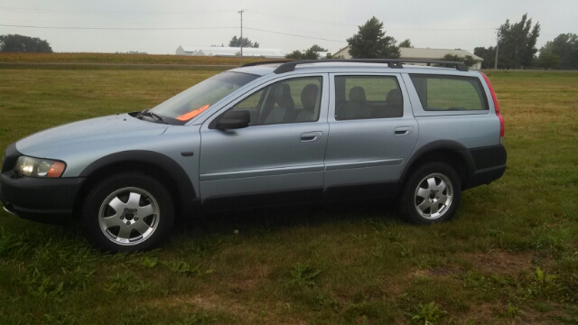 2002 Volvo V70 XC EX - DUAL Power Doors